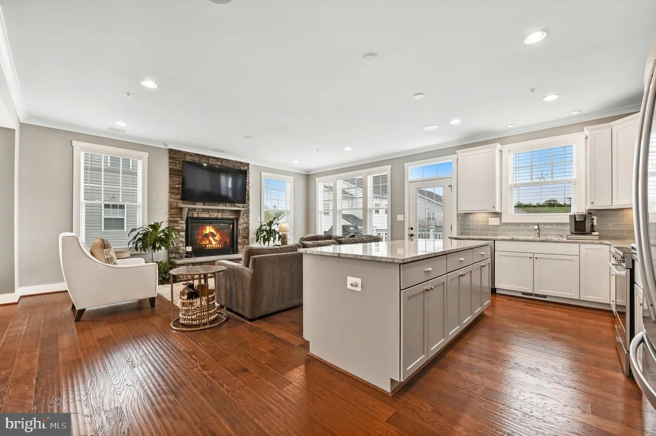 409 Zeman Dr-6