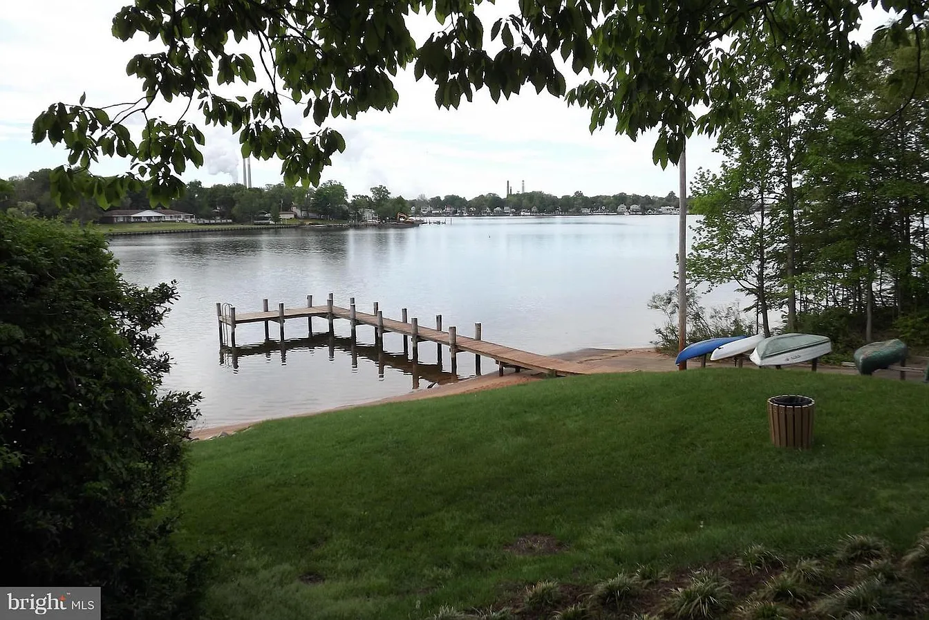 1054 Saybrook Hbr-19