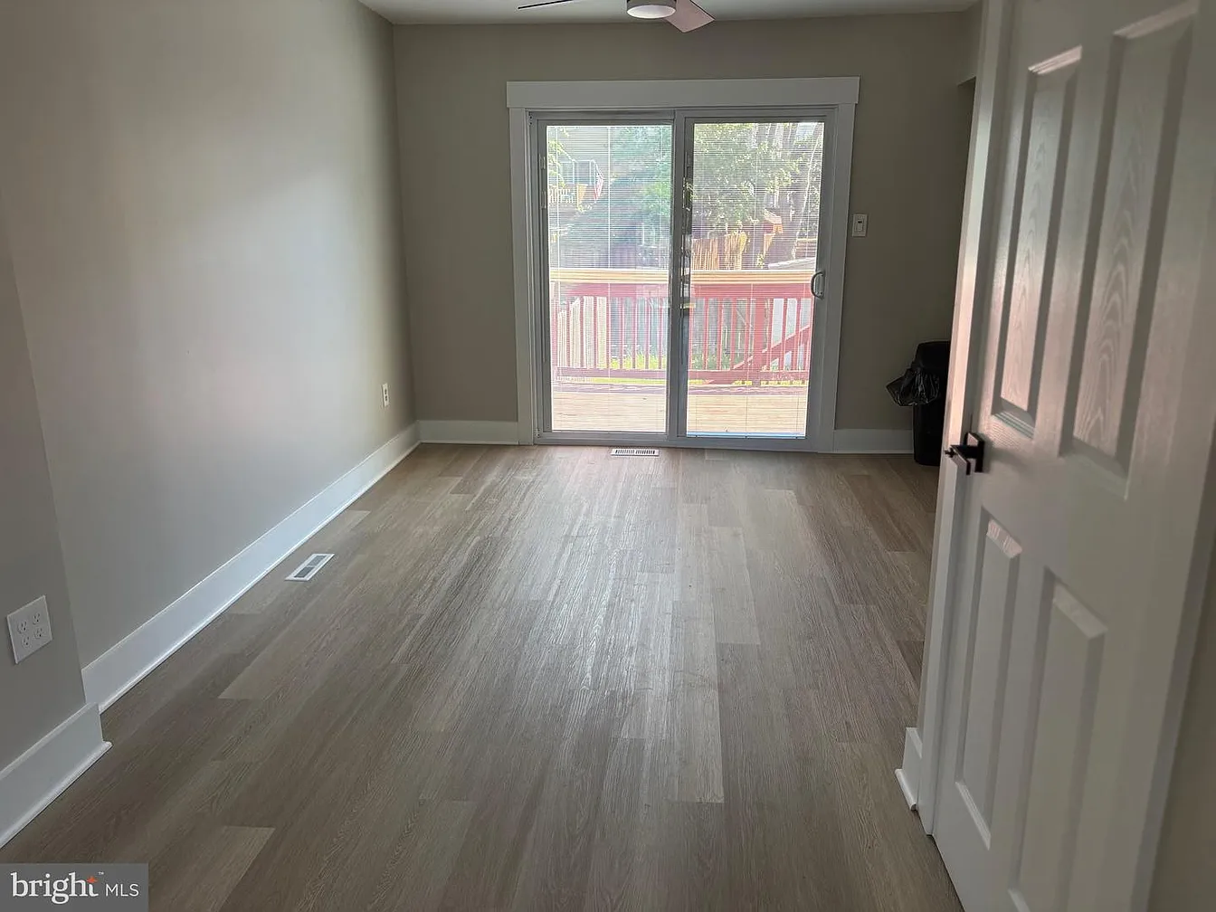 1054 Saybrook Hbr-3