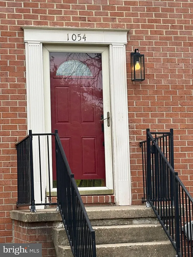 1054 Saybrook Hbr-4