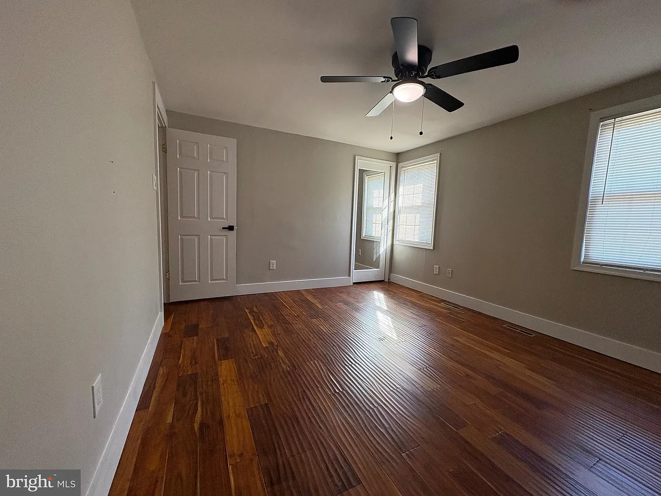 1054 Saybrook Hbr-6
