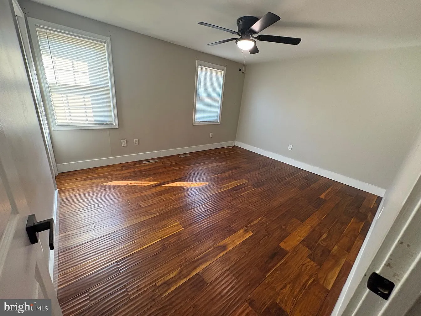 1054 Saybrook Hbr-7
