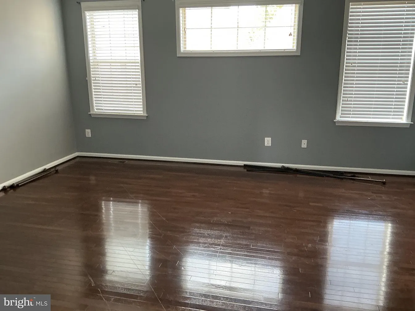 2606 Saint Nicholas Way-18