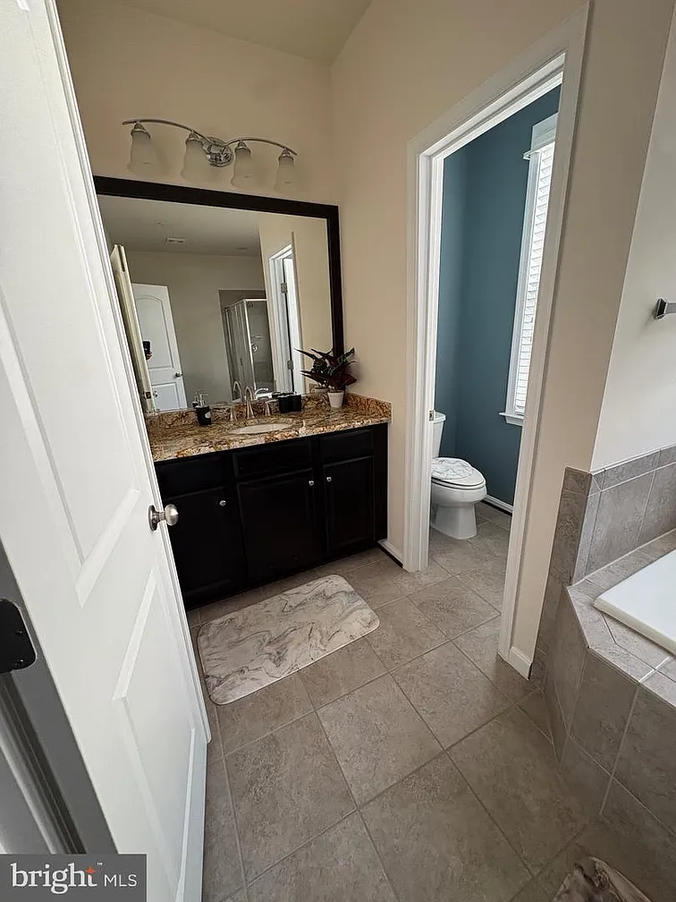 2606 Saint Nicholas Way-21