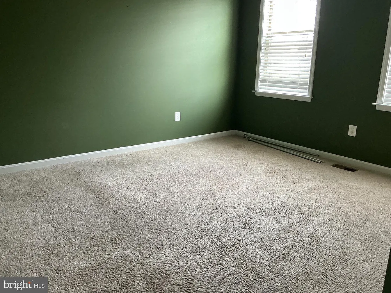2606 Saint Nicholas Way-23