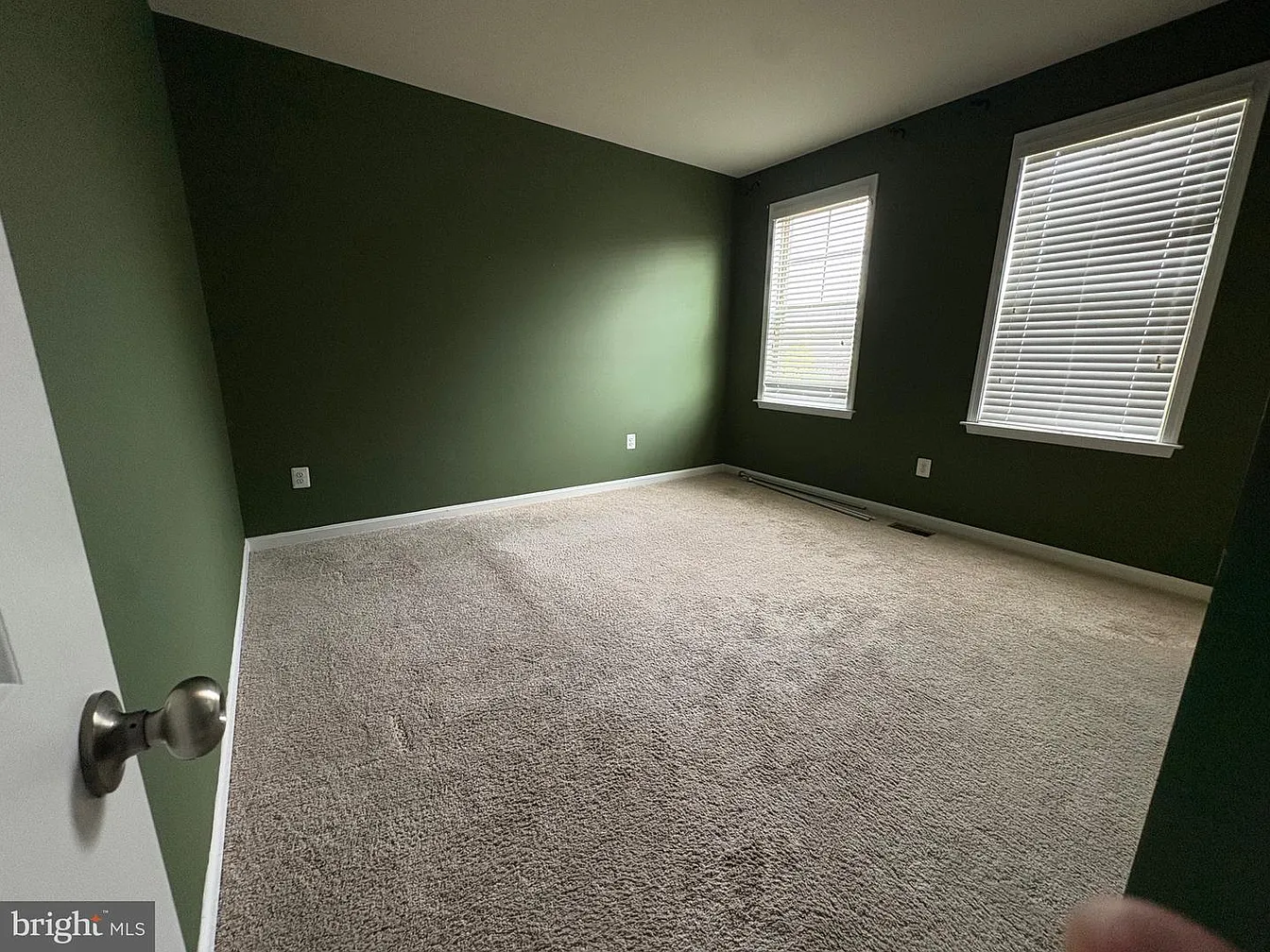 2606 Saint Nicholas Way-28