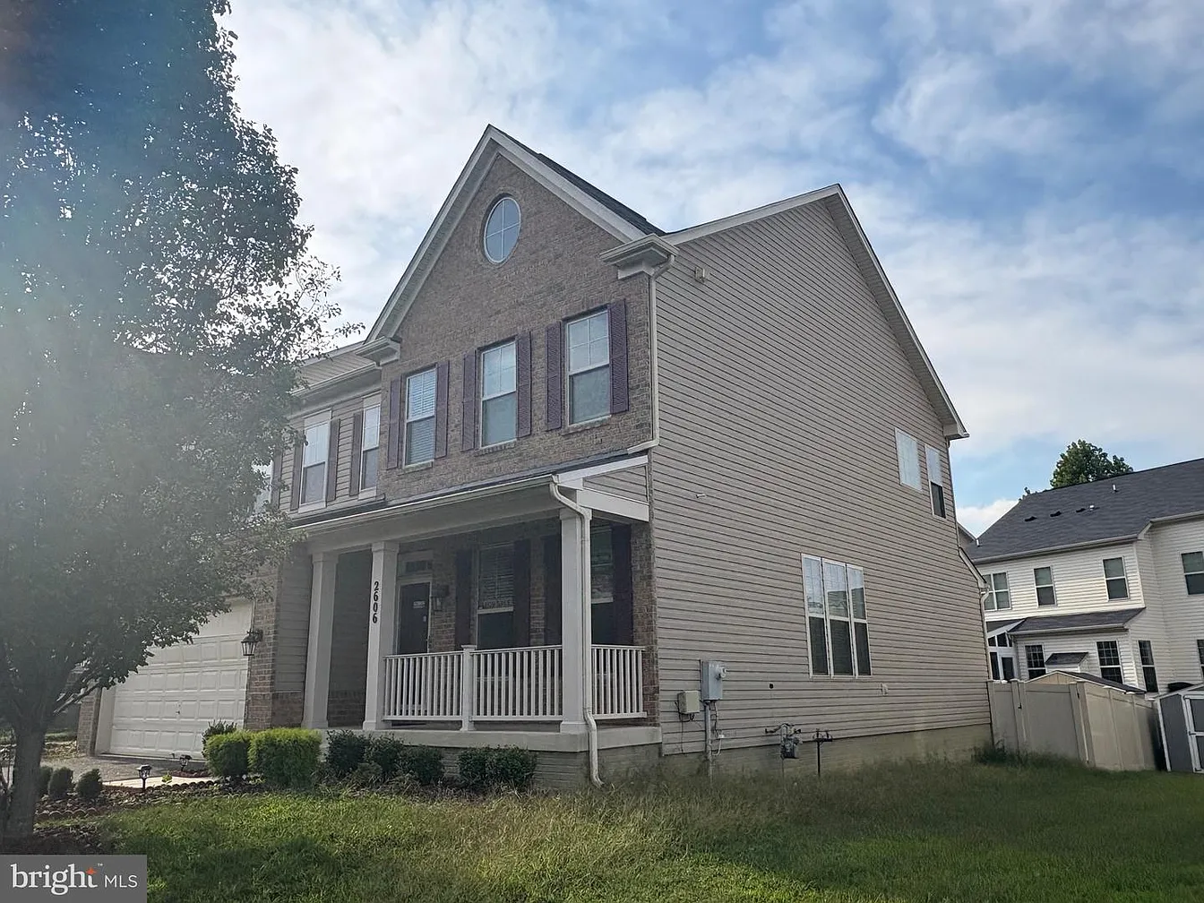 2606 Saint Nicholas Way-33