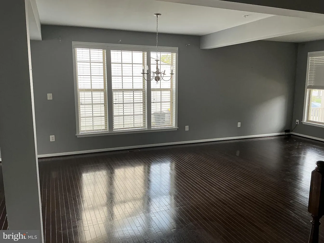 2606 Saint Nicholas Way-8