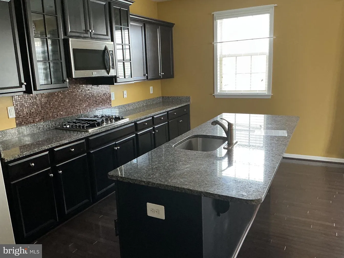2606 Saint Nicholas Way-9