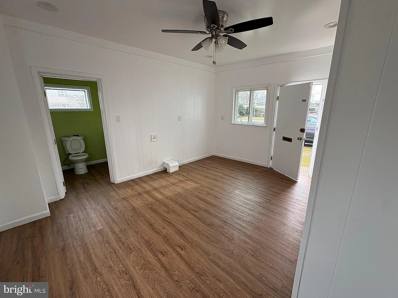 2713 Hammonds Ferry Rd-15