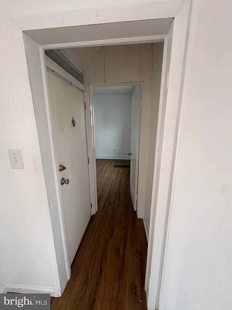 2713 Hammonds Ferry Rd-17