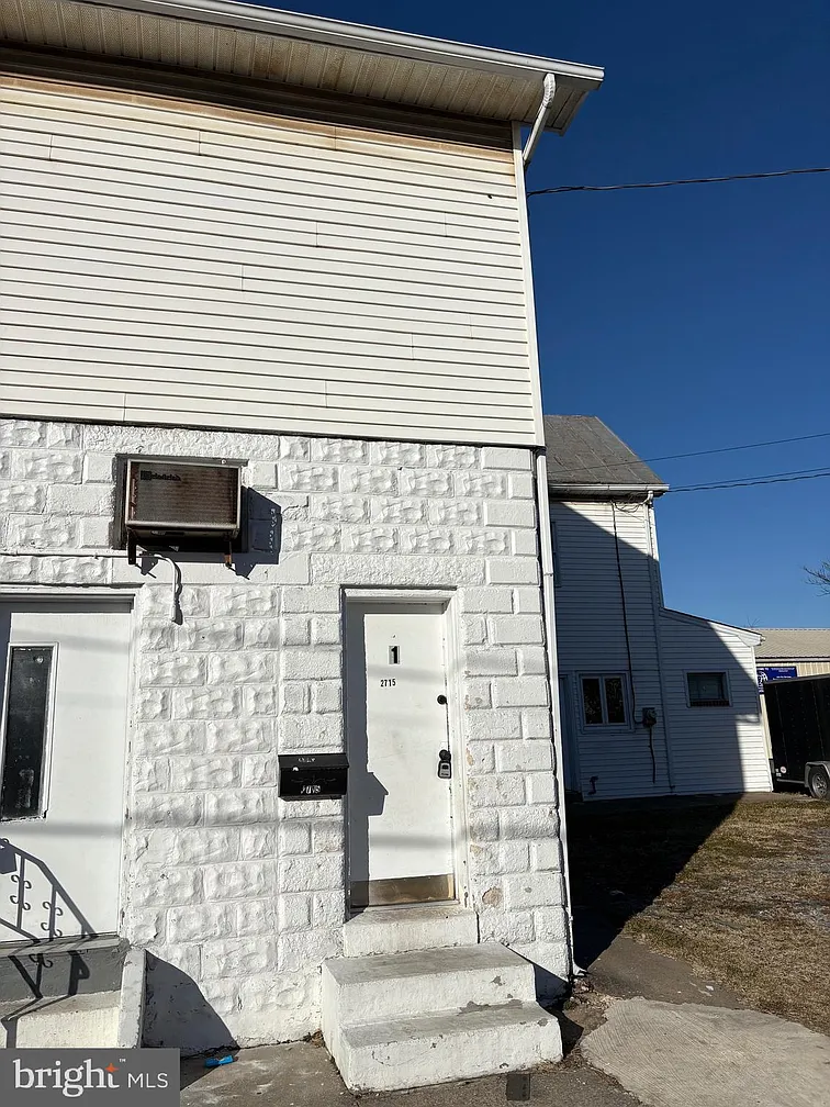 2715 Hammonds Ferry Rd-13