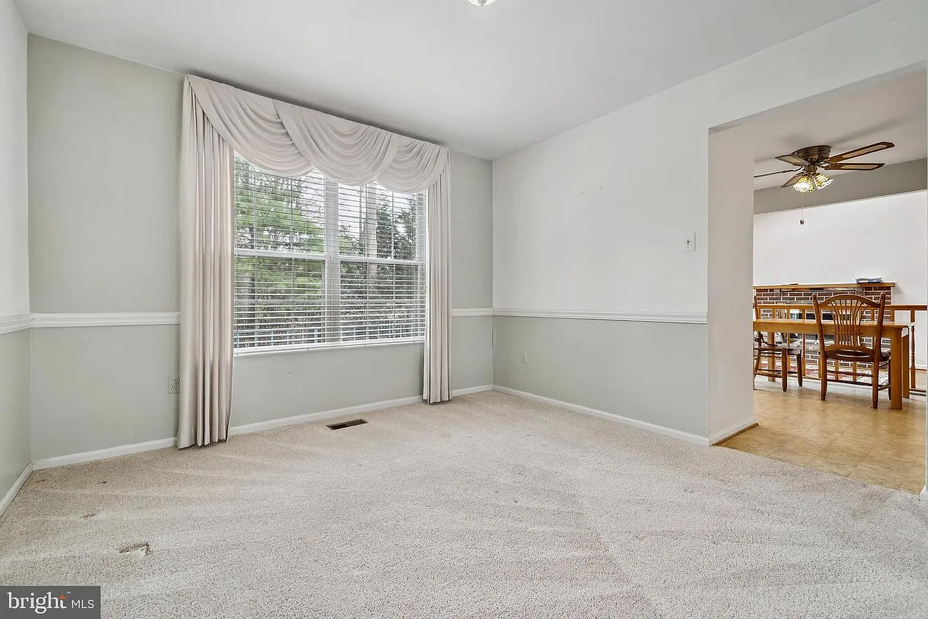285 Shakespeare Dr-11
