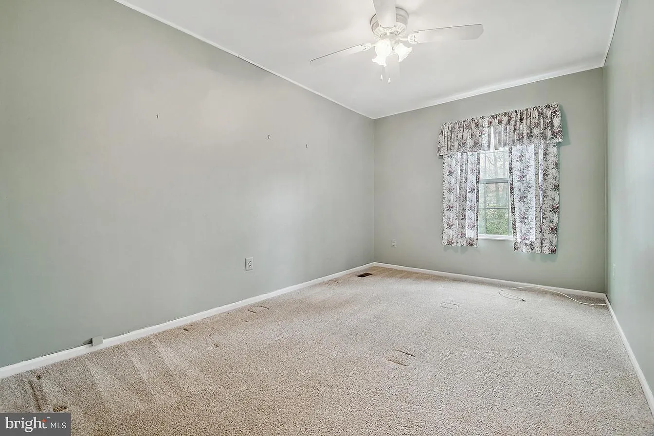 285 Shakespeare Dr-12
