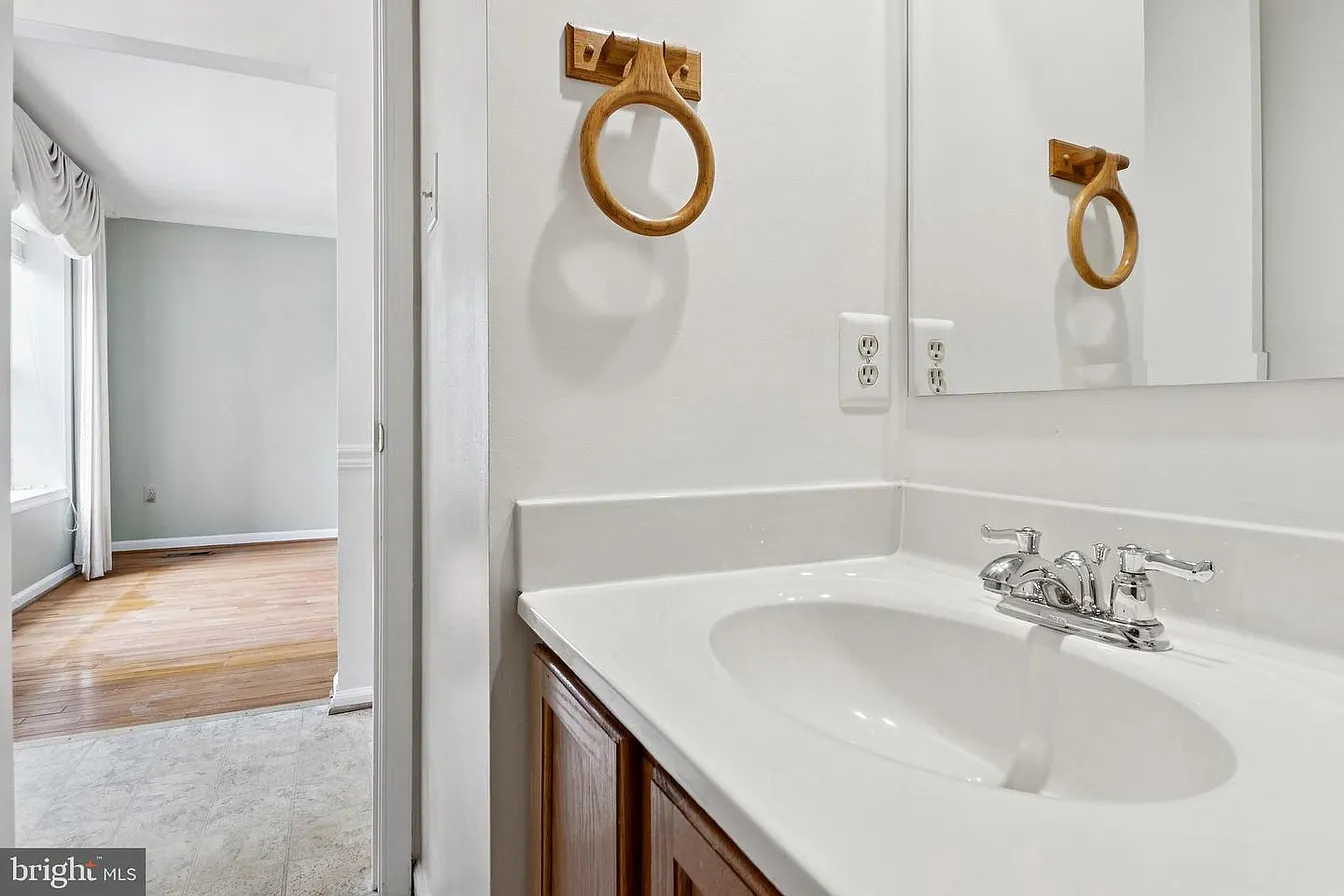 285 Shakespeare Dr-14