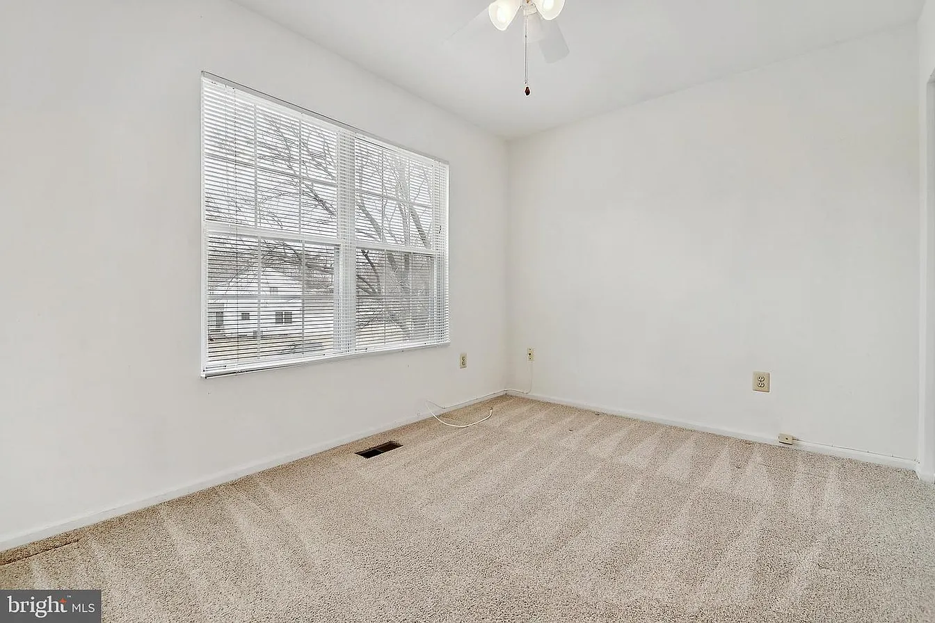 285 Shakespeare Dr-15
