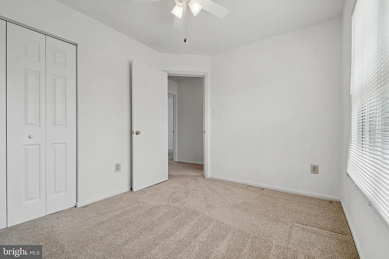 285 Shakespeare Dr-16