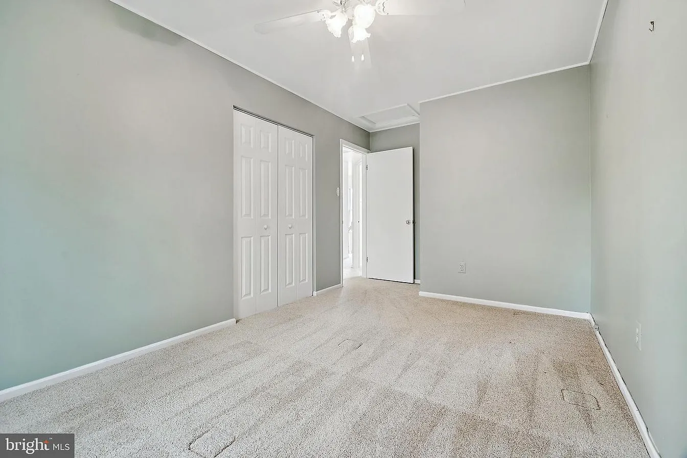 285 Shakespeare Dr-17