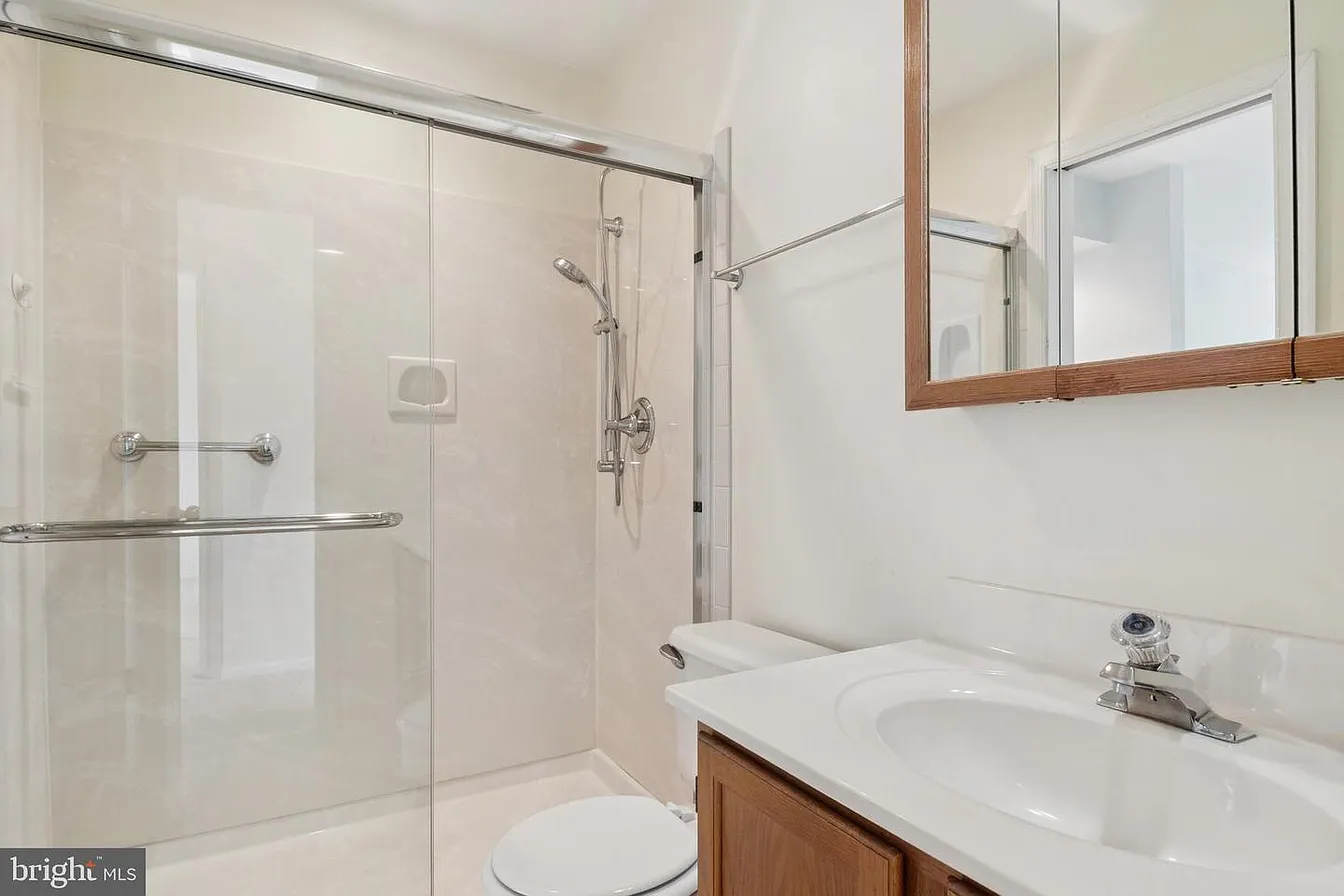 285 Shakespeare Dr-21
