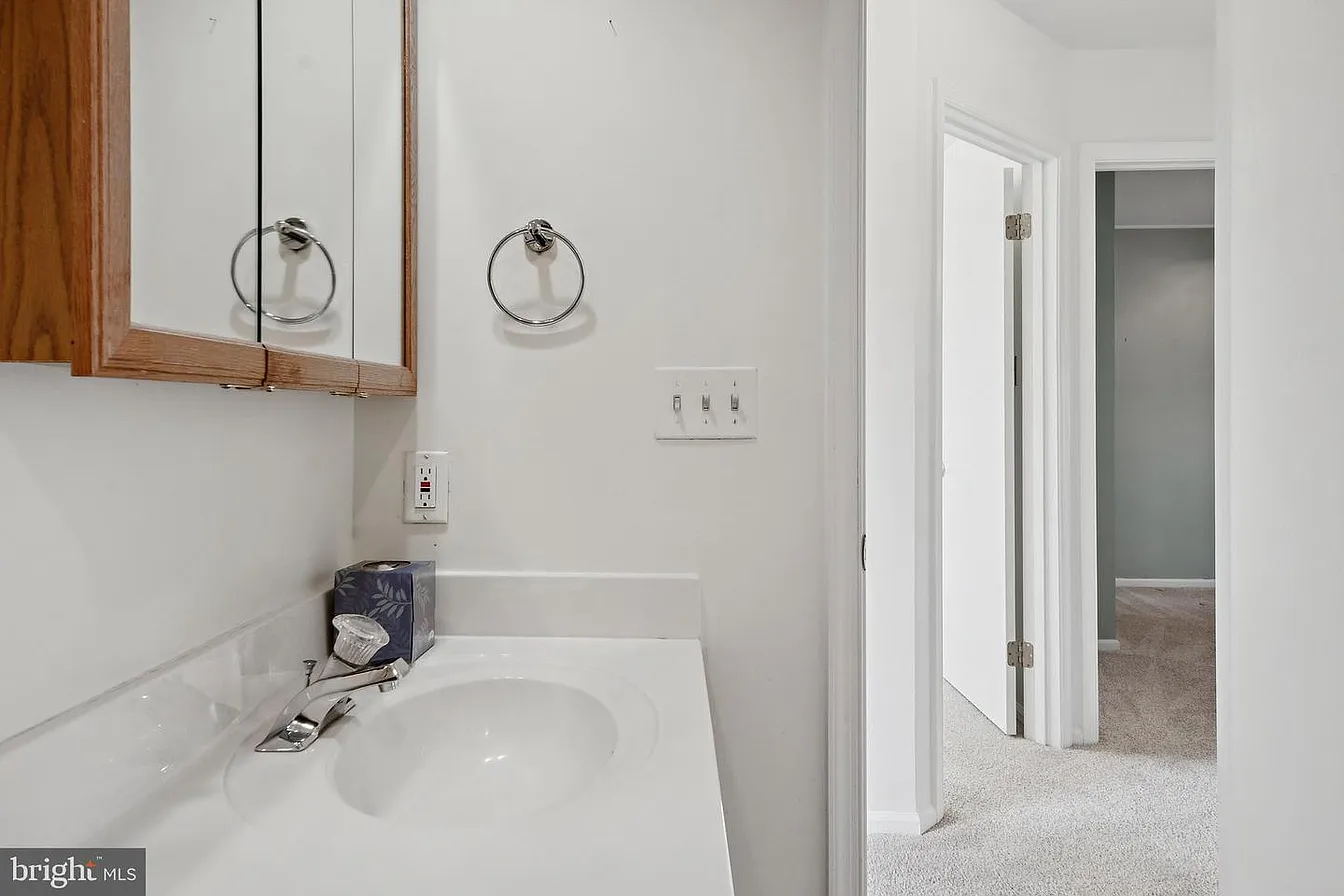 285 Shakespeare Dr-24