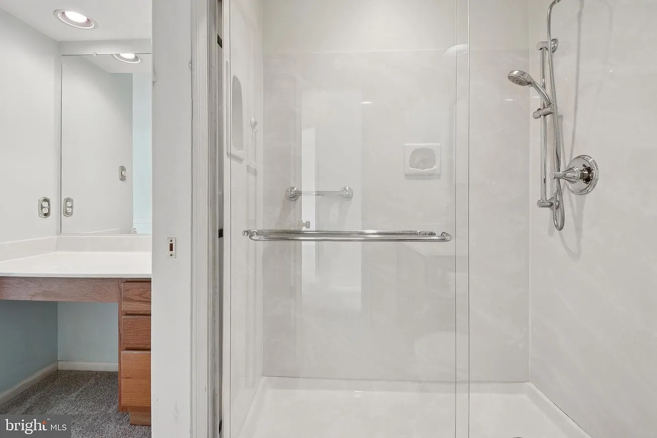 285 Shakespeare Dr-25