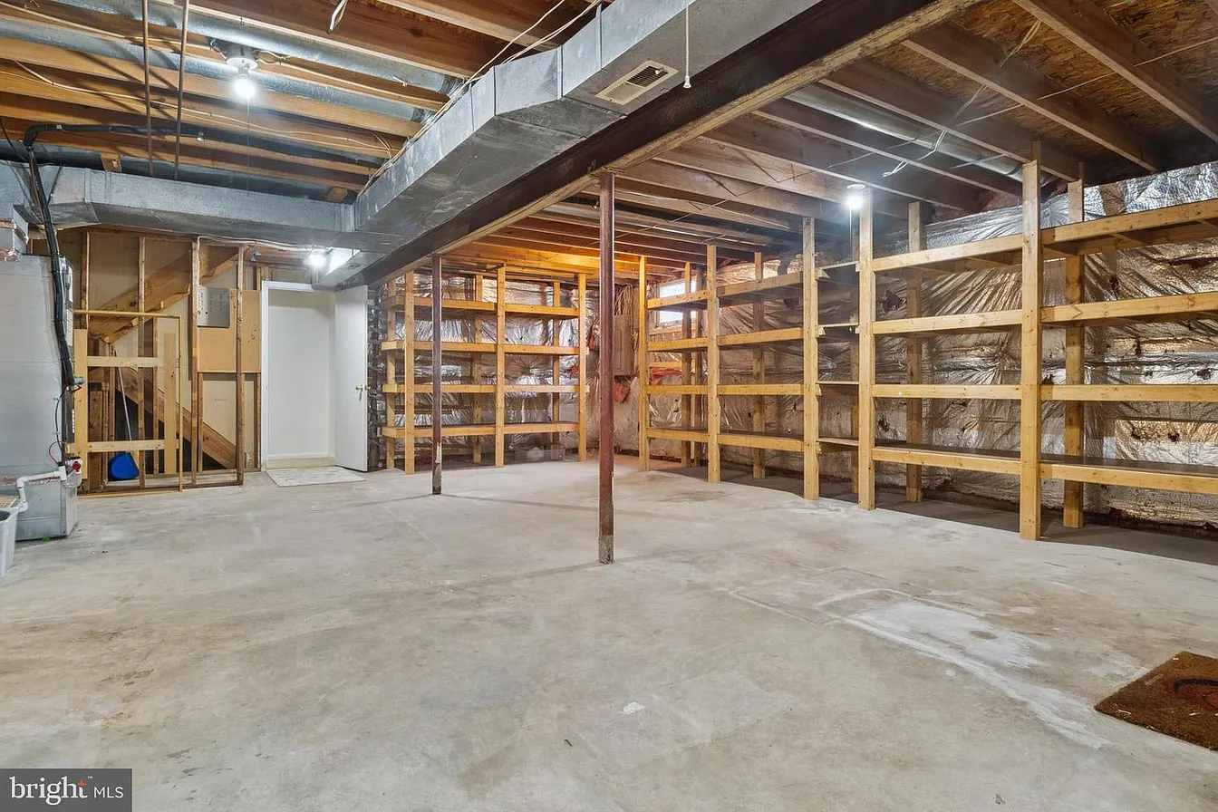 285 Shakespeare Dr-27