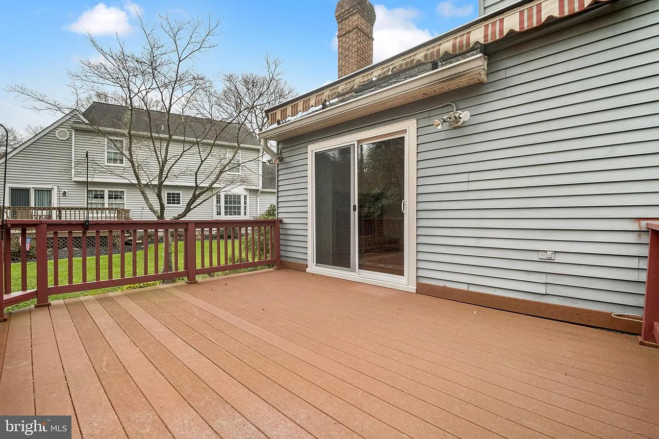 285 Shakespeare Dr-28
