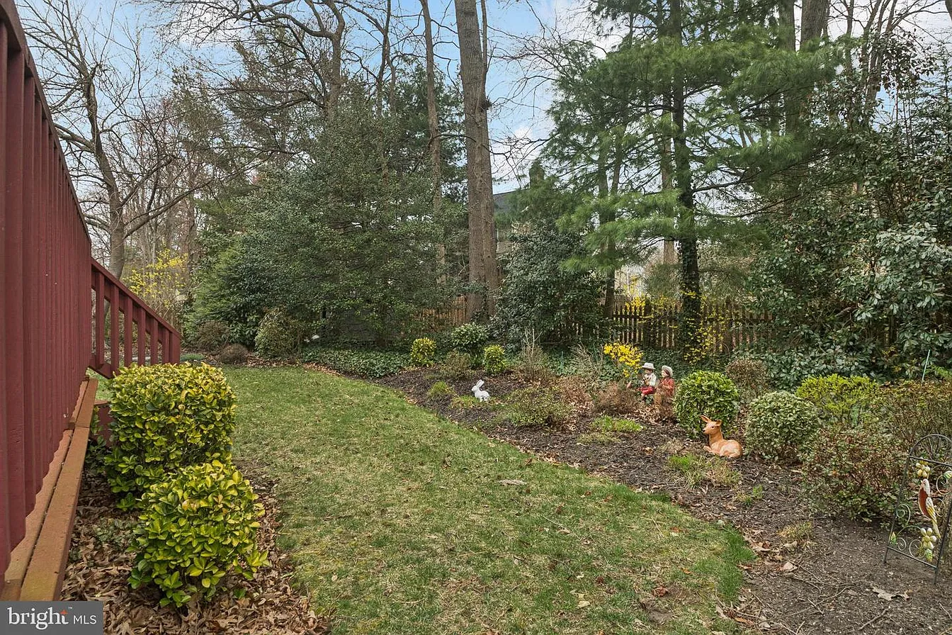 285 Shakespeare Dr-29