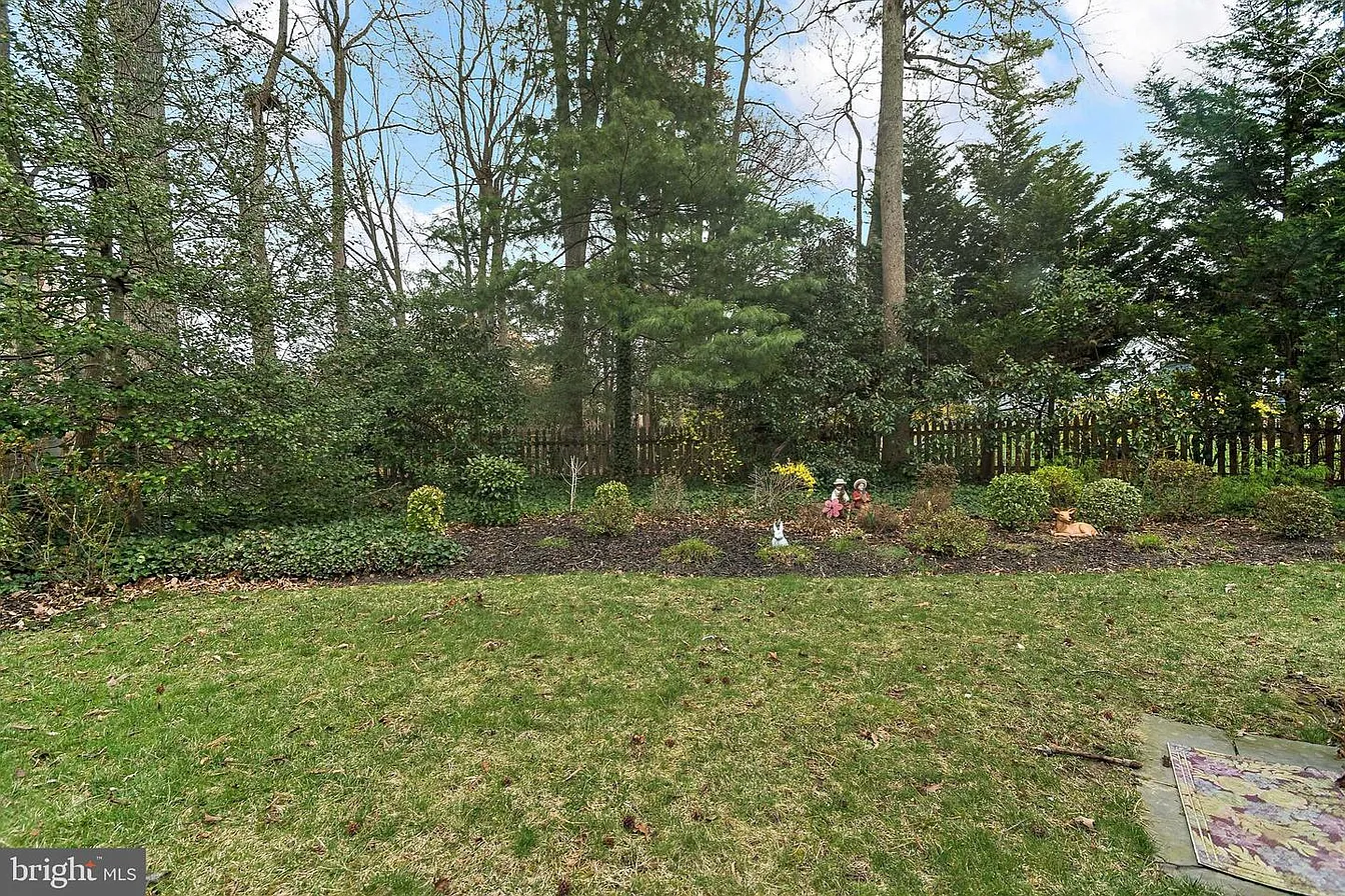 285 Shakespeare Dr-30