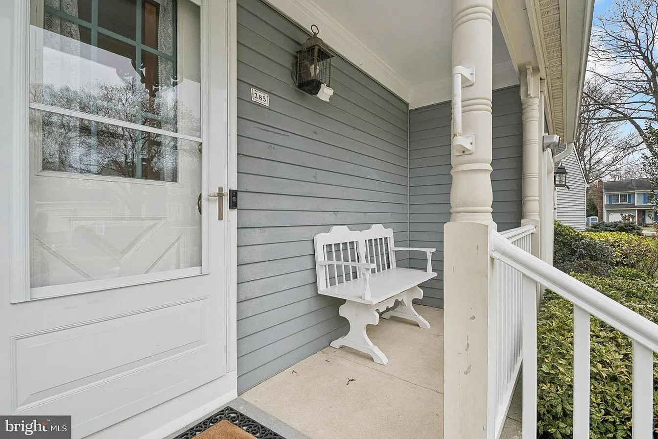 285 Shakespeare Dr-35