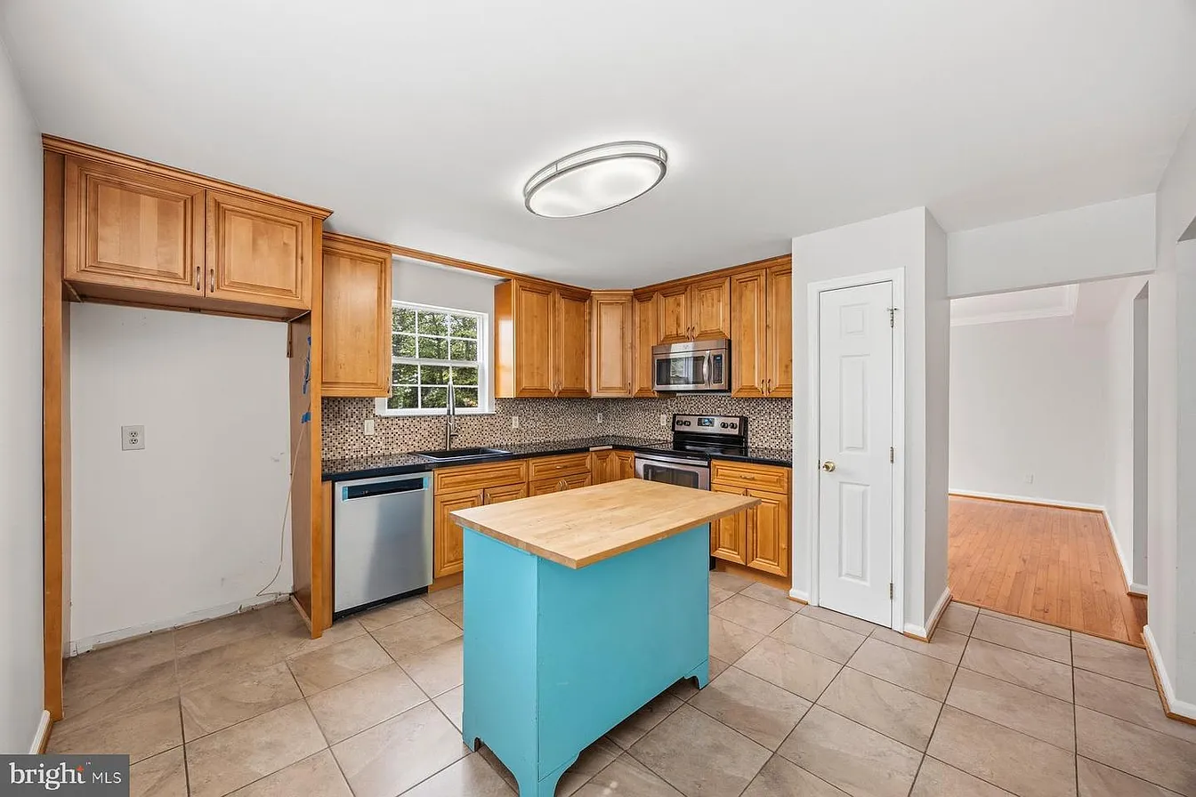 50 Robinson Landing Rd-11