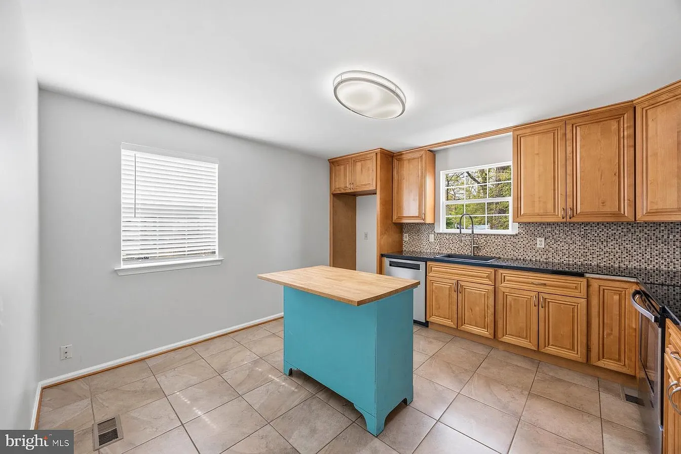 50 Robinson Landing Rd-12