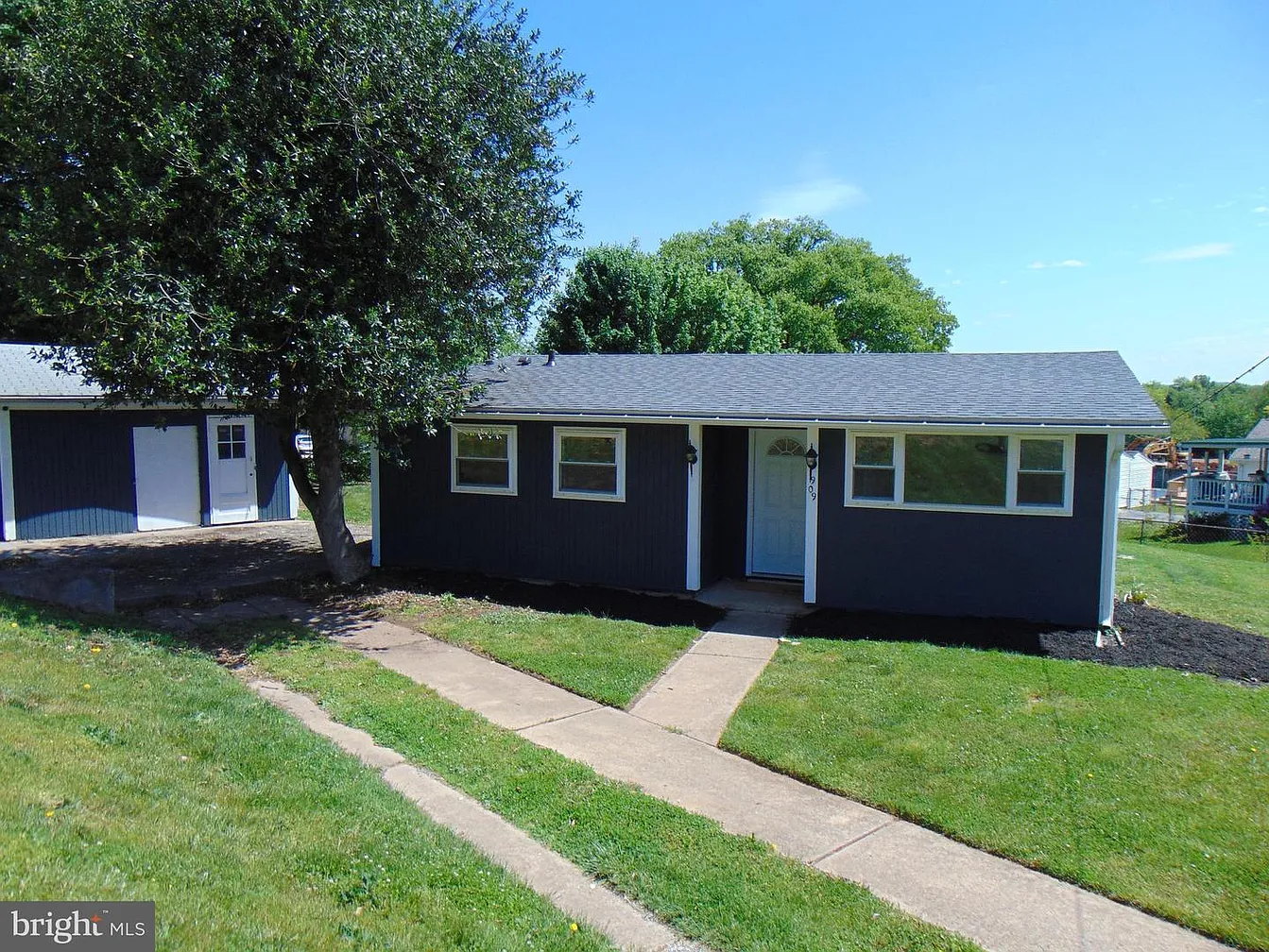 909 Oak St, Frederick-26