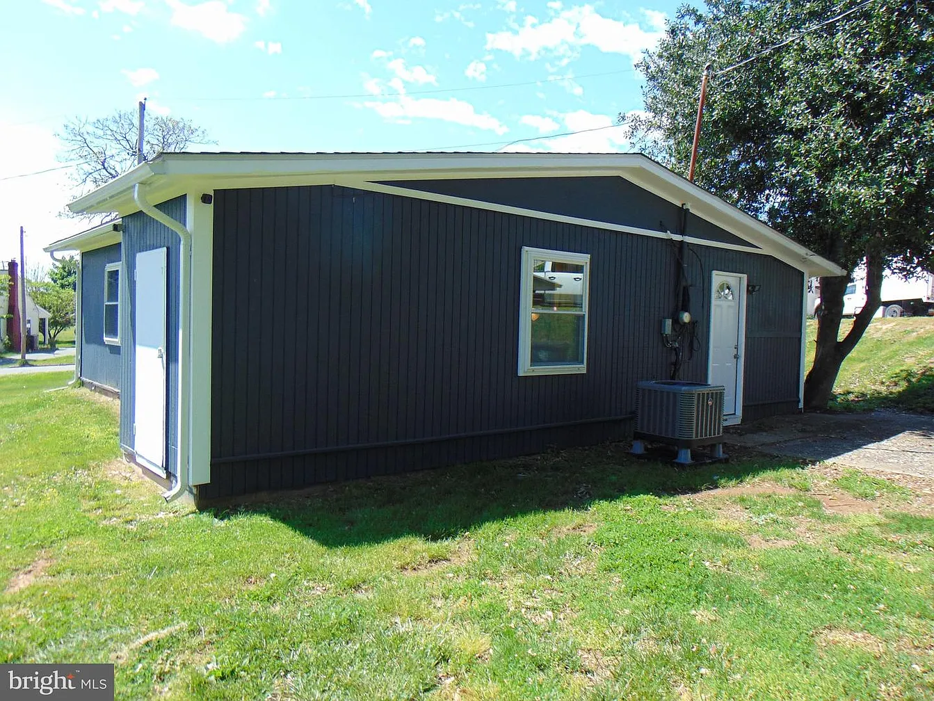 909 Oak St, Frederick-27
