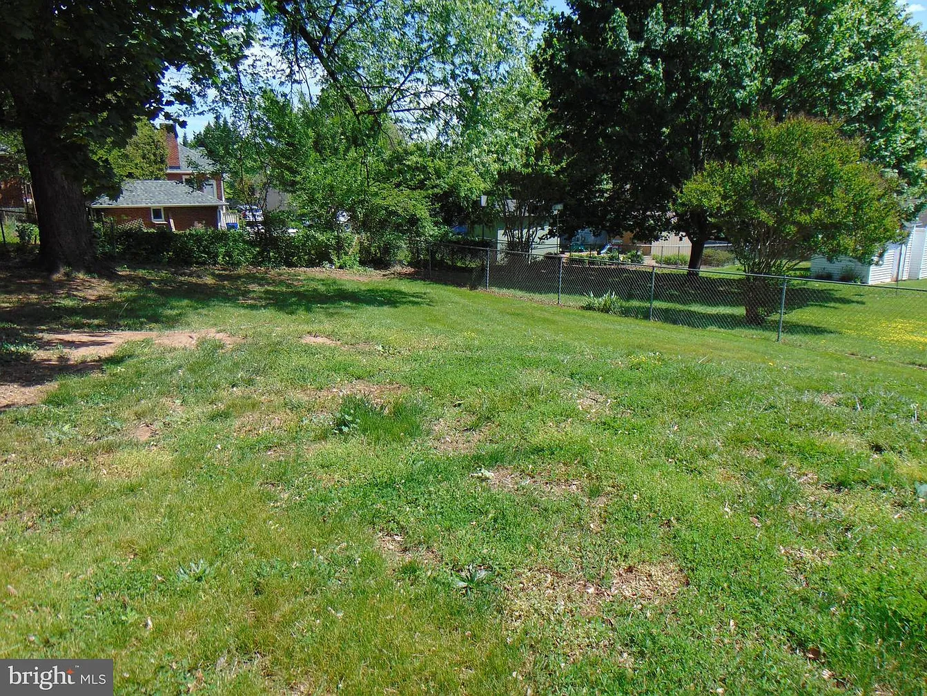 909 Oak St, Frederick-32