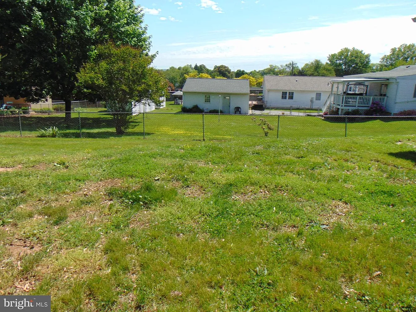 909 Oak St, Frederick-33