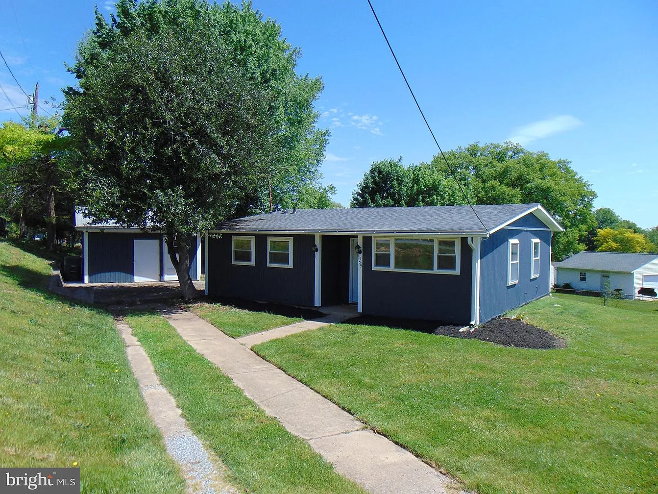 909 Oak St, Frederick-34