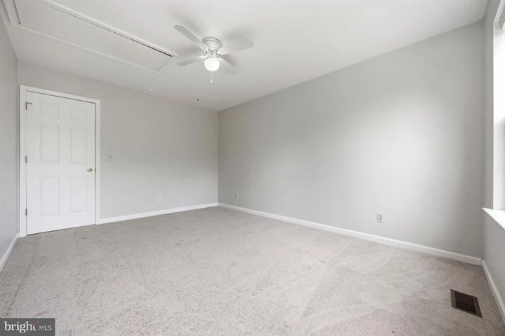 50 Robinson Landing Rd25
